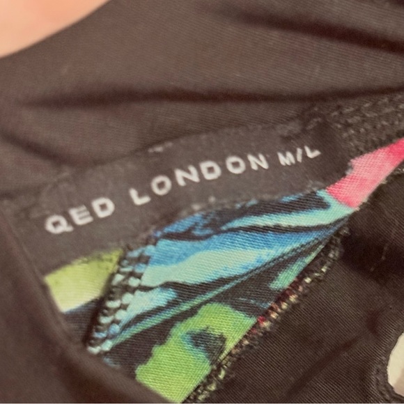 QED London Sheer Tropical Floral Maxi Dress Criss Cross & Cutout - Picture 9 of 10